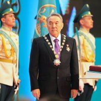 Таджики провозгласили Назарбаева "Властелином труда"