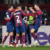UEFA Čempionu līga: 'Barcelona' pieveic 'Napoli', 'Arsenal' 'pendelēs' – 'Porto'