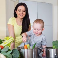 Uztura speciāliste: zīdaiņiem un maziem bērniem nav pieļaujama vegānu un svaigēšanas diēta