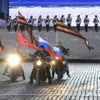 'Nakts vilku' motobraucienā Kadirova apsardzes šefs sabrauc bijušo 'Alfas' komandieri