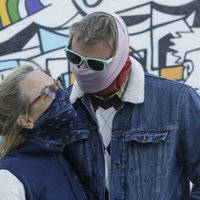 Par sejas masku nelietošanu rosina piemērot līdz 50 eiro sodu