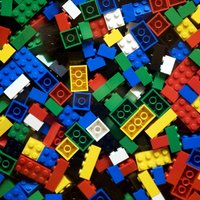 'Lego' pārtrauc darbību Krievijā