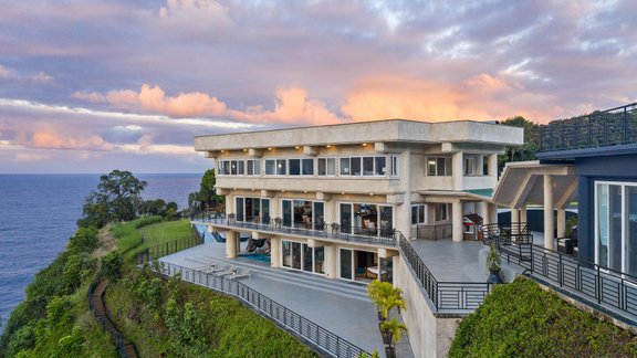 Hawaii Waterfall Home – Justin Bieber Vacation - 4