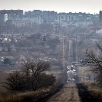Hodžess: Krievijai nav nekādu izredžu pārraut Ukrainas aizsardzību Donbasā