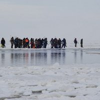 Video: Glābēji demonstrē – uz ledus joki mazi
