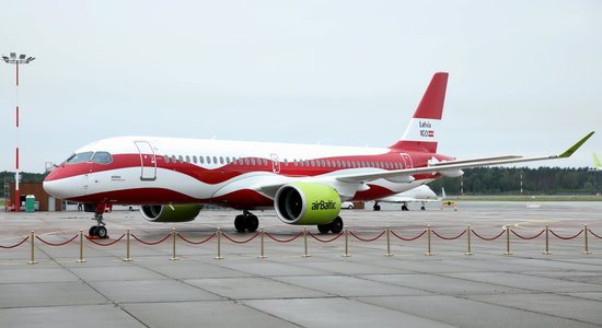 Пассажиров airBaltic, летевших во Франкфурт, высадили из самолета; Airbus A220-300 перенаправили в Стокгольм