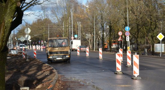 Новая причина для "пробок": перекрывают Виенибас гатве