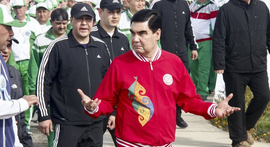 Turkmenistānā veterāniem jāsamaksā par dāvanām, ko līderis dāvinās 9. maijā