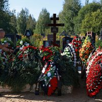 ФОТО: Пригожина похоронили на Пороховском кладбище в Петербурге