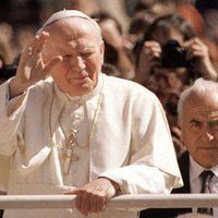 Поляки признали Иоанна Павла II моральным авторитетом