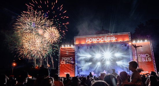 Vasarīgi foto: Festivāla 'Fono Cēsis' otrās dienas spilgtākie kadri