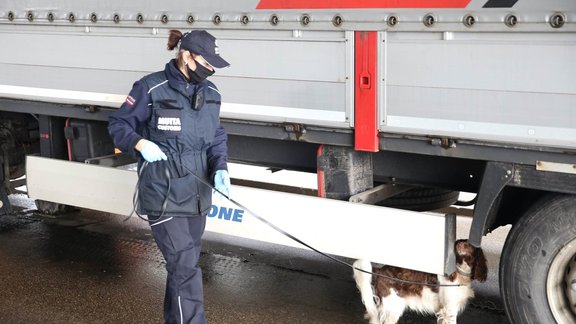 VID muitas amatpersonas atklāj nedeklarētu skaidru naudu – vairāk nekā 22 tūkstošus eiro - 1