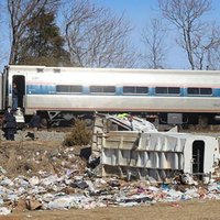 ASV avarējis vilciens ar republikāņu likumdevējiem; viens bojā gājušais
