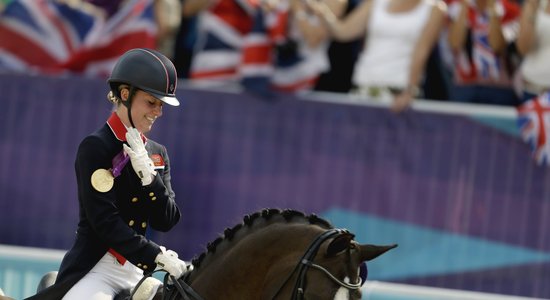 Titulēta britu olimpiete pēc skandāla nepiedalīsies Parīzes olimpiskajās spēlēs