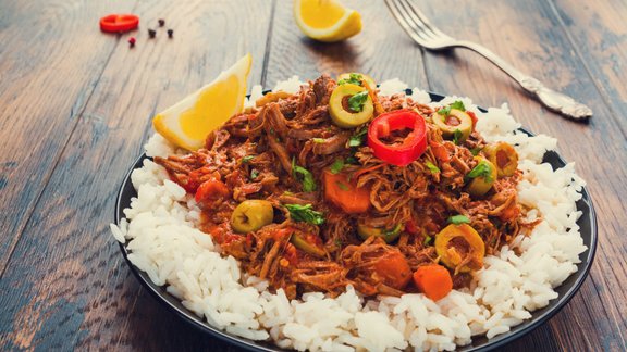 ropa vieja gaļas sautējums rīsi čili Kuba 