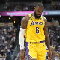 'Lakers' neveiksmes turpinās: Džeimsam sliktākais sezonas sākums kopš debijas NBA