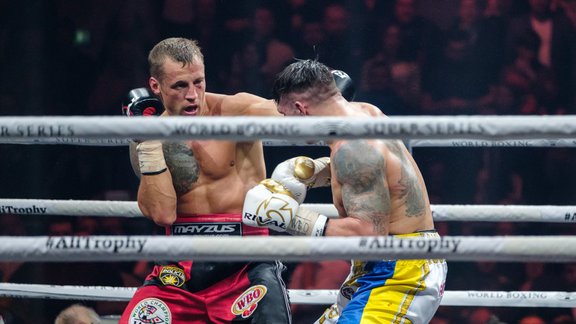 Bokss, Mairis Briedis un Oleksandrs Usiks - 99