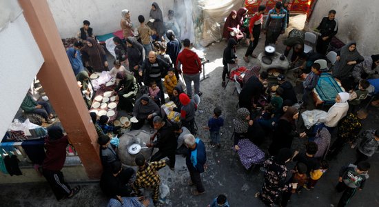 Гуманитарный кризис в Газе: жители питаются кормом для животных и рисом