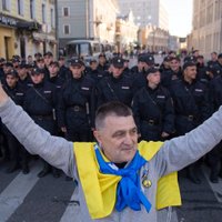 Foto: 'Miera maršs' – tūkstošiem demonstrantu iziet Maskavas ielās un kritizē Kremļa varu