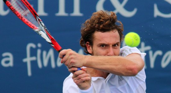 Gulbis pēc Ferrera atteikšanās no sacensībām Oklendā kļūst par galveno turnīra favorītu