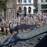 Tuvojoties vakaram, 11.novembra krastmalā pieaug Rīgas svētku apmeklētāju skaits