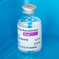 Во вторник для вакцинации медиков впервые использованы вакцины AstraZeneca