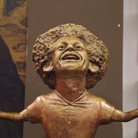 Internetā izsmej Ēģiptē izveidoto Mohameda Salāha bronzas statuju