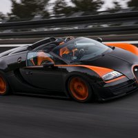 Video: 'Bugatti' rodsters paātrinās līdz rekorda 408 km/h