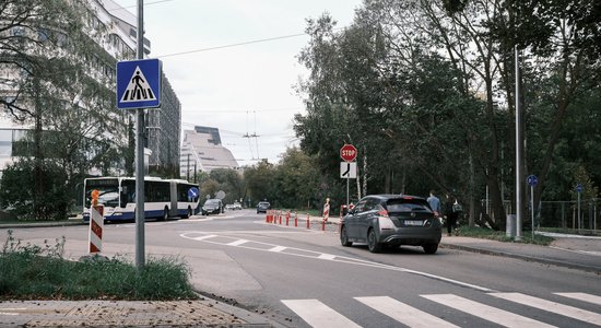 Torņakalnā aizliegs kravas transporta tranzīta satiksmi