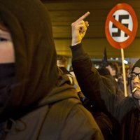 Дрезден: 10000 человек сомкнулись в живое кольцо, протестуя против марша неонацистов