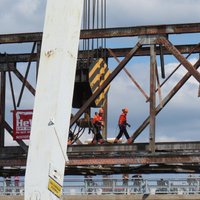 Leons Stiprais: Somijā veikta unikāla dzelzs tilta demontāžas operācija