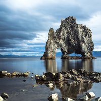 Savdabīga klints Islandē, kas līdzinās zilonim