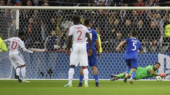 Lyon Alexandre Lacazette, penalty stoped Juventus Gianluigi Buffon