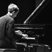 Rīgā uzstāsies virtuozais ukraiņu pianists Arturs Ņikuļins