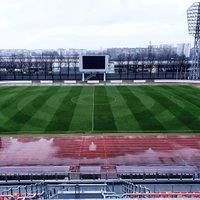 'Daugavas' stadionā īpaši sagatavots futbola laukuma zālājs