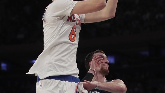 Basketbols, NBA: Kristaps Porziņģis (Knicks) pret Hornets - 3