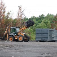 Со сгоревшей свалки в Юрмале вывезено 12 500 тонн отходов; их превратят в топливо