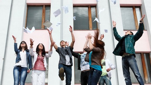 skola, skolnieki, pusaudži, izlaidums, studenti,