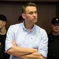 В российских городах задерживают сторонников Навального