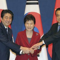 Dienvidkoreja, Ķīna un Japāna paziņo par 'pilnīgu trīspusējās sadarbības atjaunošanu'