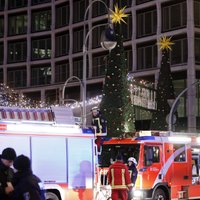 ФОТО, ВИДЕО: В Берлине грузовик врезался в Рождественский рынок: 11 погибших, 48 пострадавших