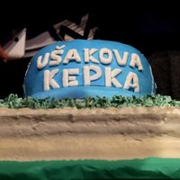 Rīgas mērs kā preču zīmi pieteicis 'Ušakova kepku'