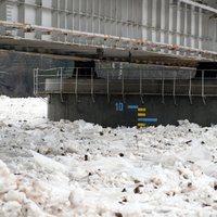 Jēkabpils tilta drošība nav apdraudēta, saka izpilddirektors