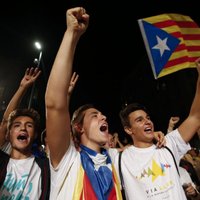 Aptaujas: Katalonijas vēlēšanās uzvarējuši neatkarības atbalstītāji