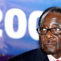 ФОТО: Президент Зимбабве Мугабе ушел в отставку после 37 лет правления