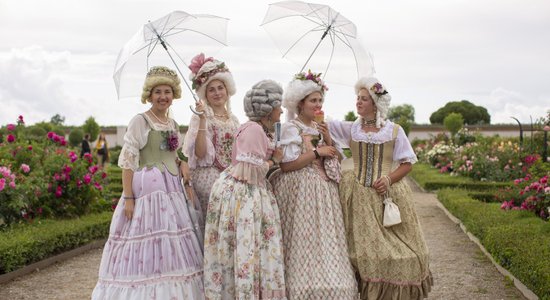 Foto: Ar Vivaldi 'Gadalaikiem' Rundāles pilī krāšņi izskanējis Senās mūzikas festivāls