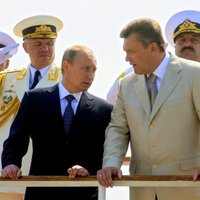 Janukovičs vienojies ar Putinu par Ukrainas iestāšanos Muitas savienībā, vēsta 'Economist'