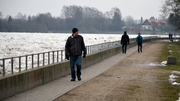 Jēkabpilī turpina applūst jaunas teritorijas - 17