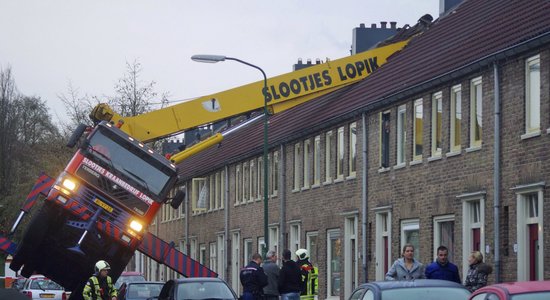 Pēc neveiksmīga bildinājuma nākas evakuēt dzīvojamo māju