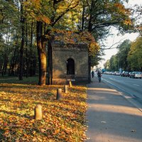 Baznīca pašvaldībai iemainīs Lielos kapus; Rīga jau sāk to sakopšanu